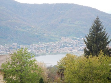Foto Rustico a Carenno Centro di 700 m² con 20 locali in vendita