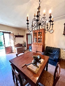 Foto Rustico a Borgo a Mozzano Centro di 212 m² con 9 locali in vendita