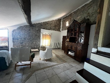 Foto Case semi ndipendenti a Beverino di 407 m² con 8 locali in vendita