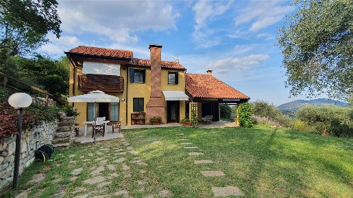 Foto Rustico a Baone di 220 m² con 8 locali in vendita