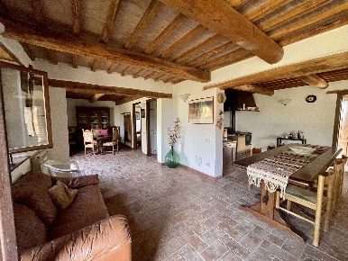 Foto Rustico a Massa Marittima Prata di 180 m² con 8 locali in vendita