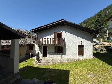 Foto Rustico in Via Alle Soste 15, Campodolcino Fraciscio di 110 m²