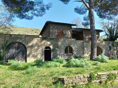 Foto Rustico a Tuscania di 300 m² con 13 locali in vendita