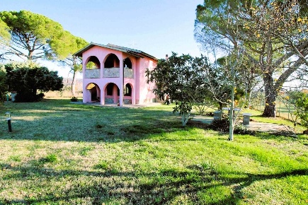 Foto Rustico a Roccastrada di 165 m² con 6 locali in vendita