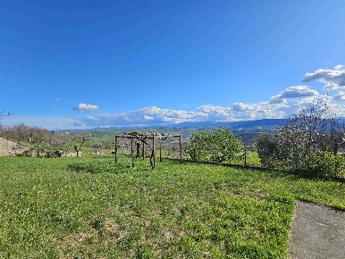 Foto Rustico a San Severino Marche di 75 m² con 3 locali in vendita