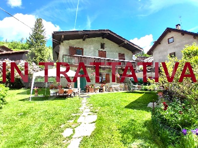 Foto Baita a Cesana Torinese di 145 m² con 5 locali in vendita