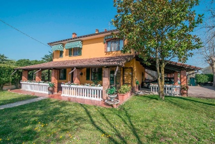 Foto Rustico in Via Canova 95, Verrua Po Centro di 250 m² con 5 locali