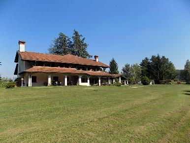 Foto Rustico a Arona Dagnente di 600 m² con 20 locali in vendita