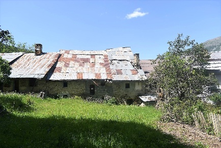Foto Rustico in Via Fraz. Puy snc, Oulx di 400 m² con 3 locali in vendita