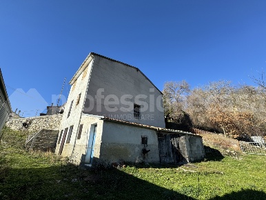 Foto Rustico in Via Sferracavallo 1, Ateleta di 197 m² con 4 locali