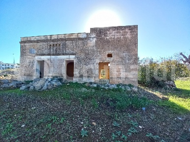 Foto Rustico in Via S. Biagio 50, Ugento di 120 m² con 5 locali in vendita