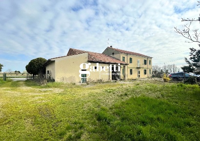 Foto Rustico a Terrassa Padovana di 250 m² con 9 locali in vendita
