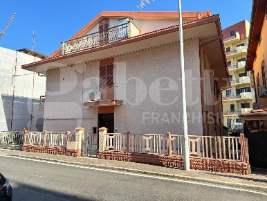 Foto Rustico in Via Cesare Battisti 178, Alba Adriatica Lungomare Marconi