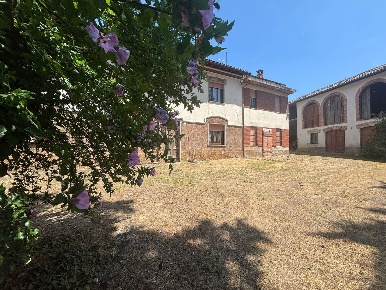 Foto Rustico in Via Monteceresino 35, Santa Giuletta di 350 m² con 5 locali