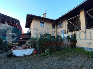 Foto Rustico in Strada Del Portone 171, Grugliasco Centro di 90 m²