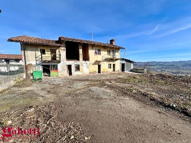 Foto Rustico in Narzole, Lequio Tanaro di 180 m² con 8 locali in vendita