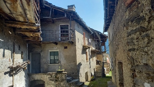 Foto Rustico in Via San Colombano 141, Exilles di 150 m² con 5 locali
