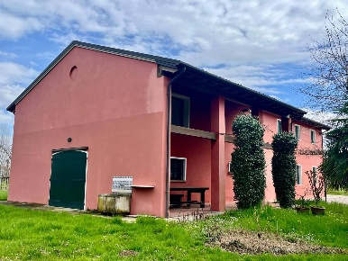 Foto Rustico a Fontanelle Cornarè di 400 m² con 6 locali in vendita