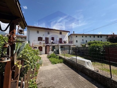 Foto Rustico a Budoia Centro di 100 m² con 4 locali in vendita
