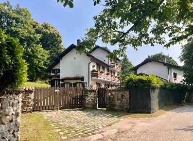 Foto Rustico a Arona Centro di 450 m² con 19 locali in vendita