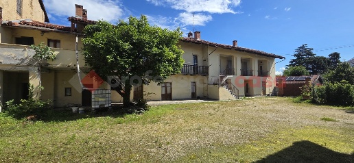 Foto Rustico in pascarenghi, Frossasco Centro di 400 m² con 12 locali