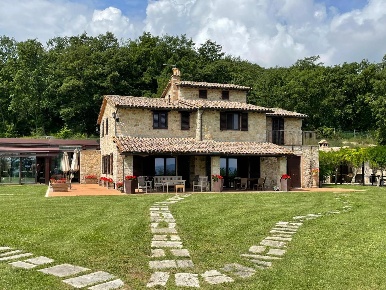 Foto Rustico in LocalitÃ  Romazzano 1, Todi di 370 m² con 7 locali