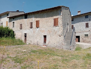 Foto Rustico in Via Moscatello 67, Monzambano di 160 m² con 5 locali