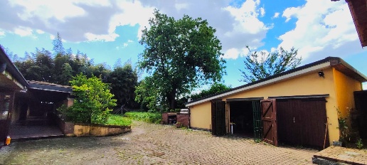 Foto Rustico in Via Cascina San Zeno 2, Bascapè Centro di 250 m² in vendita