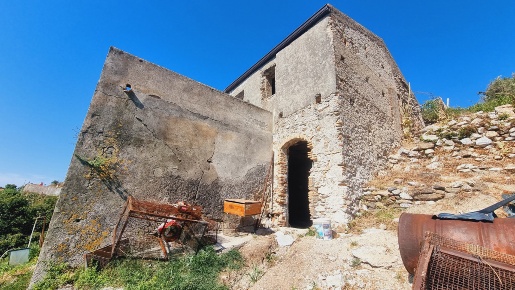 Foto Rustico in filicusi, Santa Lucia del Mela di 1 m² in vendita