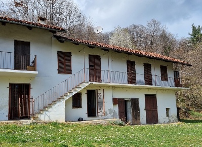 Foto Rustico in Via Santa Cristina 45, Verzuolo Centro di 130 m² in vendita