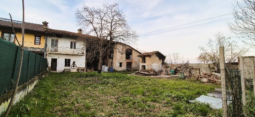 Foto Rustico in Strada Pascaretto 14, Pinerolo Riva di Pinerolo di 260 m²