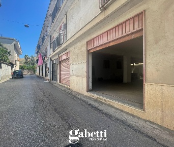 Foto Rustico in Guglielmo Marconi, Vitulazio di 250 m² in vendita
