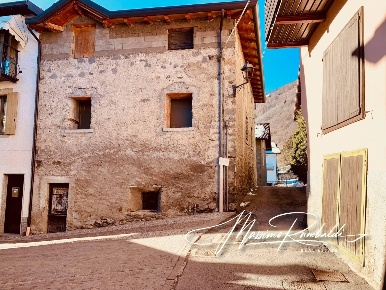 Foto Baita a Temù Centro di 160 m² con 2 locali in vendita