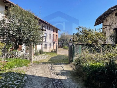 Foto Rustico in SAN MICHELE, Polcenigo Centro di 230 m² con 9 locali