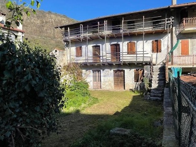 Foto Rustico a Polcenigo Centro di 150 m² con 3 locali in vendita