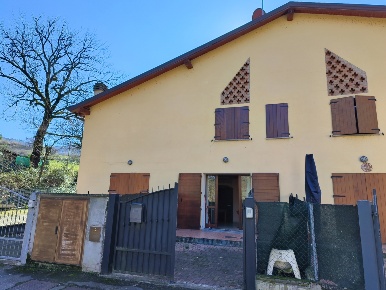Foto Rustico in Via ginepri 62, Monzuno di 85 m² con 3 locali in vendita