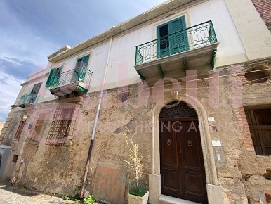 Foto Rustico in Via TRIESTE 24, Castroreale Centro di 250 m² con 5 locali