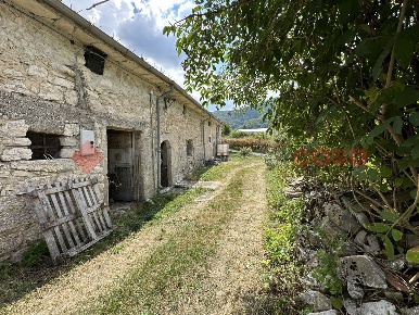 Foto Rustico in Via Sr83 100, Pescasseroli di 50 m² con 4 locali in vendita