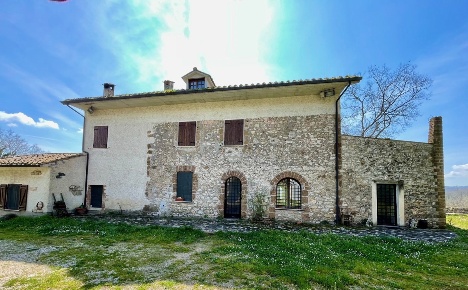 Foto Rustico in Via Le Grazie snc, Orte Centro di 400 m² con 9 locali