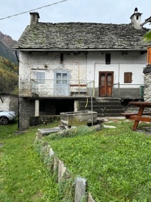 Foto Baita in Via Maulone di Varzo -, Varzo di 50 m² con 3 locali