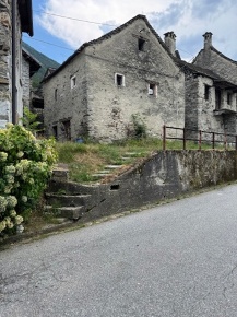 Foto Rustico in Via Viscardi -, Trontano Centro di 90 m² con 5 locali