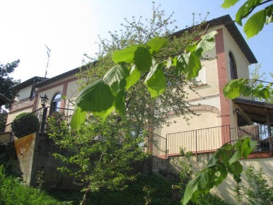 Foto Rustico in Via Colombarolo 3, Zenevredo Centro di 250 m² con 5 locali