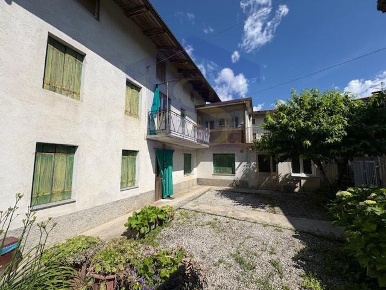 Foto Rustico a Budoia Centro di 167 m² con 8 locali in vendita