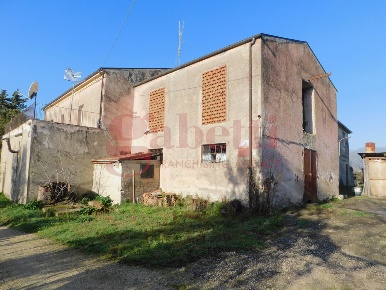 Foto Rustico in Via Atinense s/n, Venafro di 450 m² con 6 locali in vendita