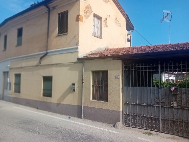 Foto Rustico in Via sambuy 3, Santena di 300 m² con 10 locali in vendita