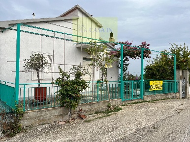Foto Rustico in Dei colli, Silvi Silvi Marina di 450 m² con 12 locali