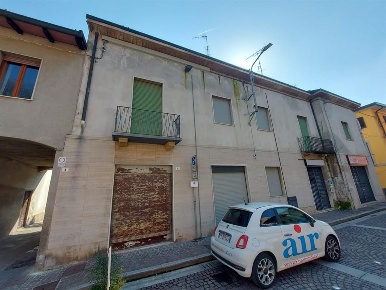 Foto Rustico in Via Vittorio Emanuele, Cabiate di 100 m² con 3 locali