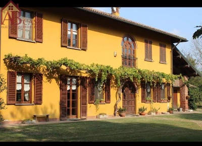 Foto Rustico a Gambolò di 640 m² con 1 locali in vendita