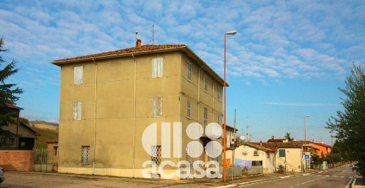 Foto Rustico in via gallo, Cesena Borello di 516 m² con 10 locali