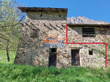 Foto Rustico a Taceno di 86 m² con 3 locali in vendita